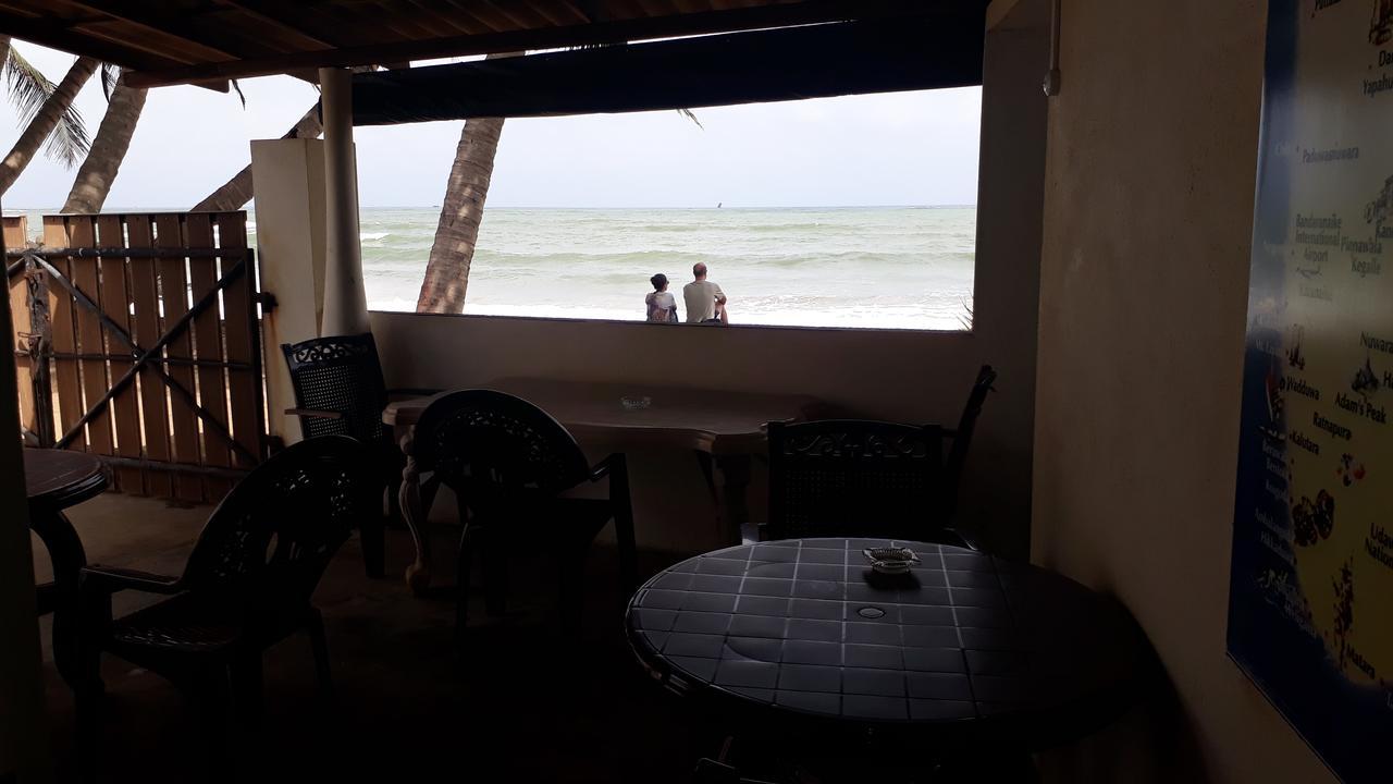 Anicia Beach House Negombo Exteriör bild