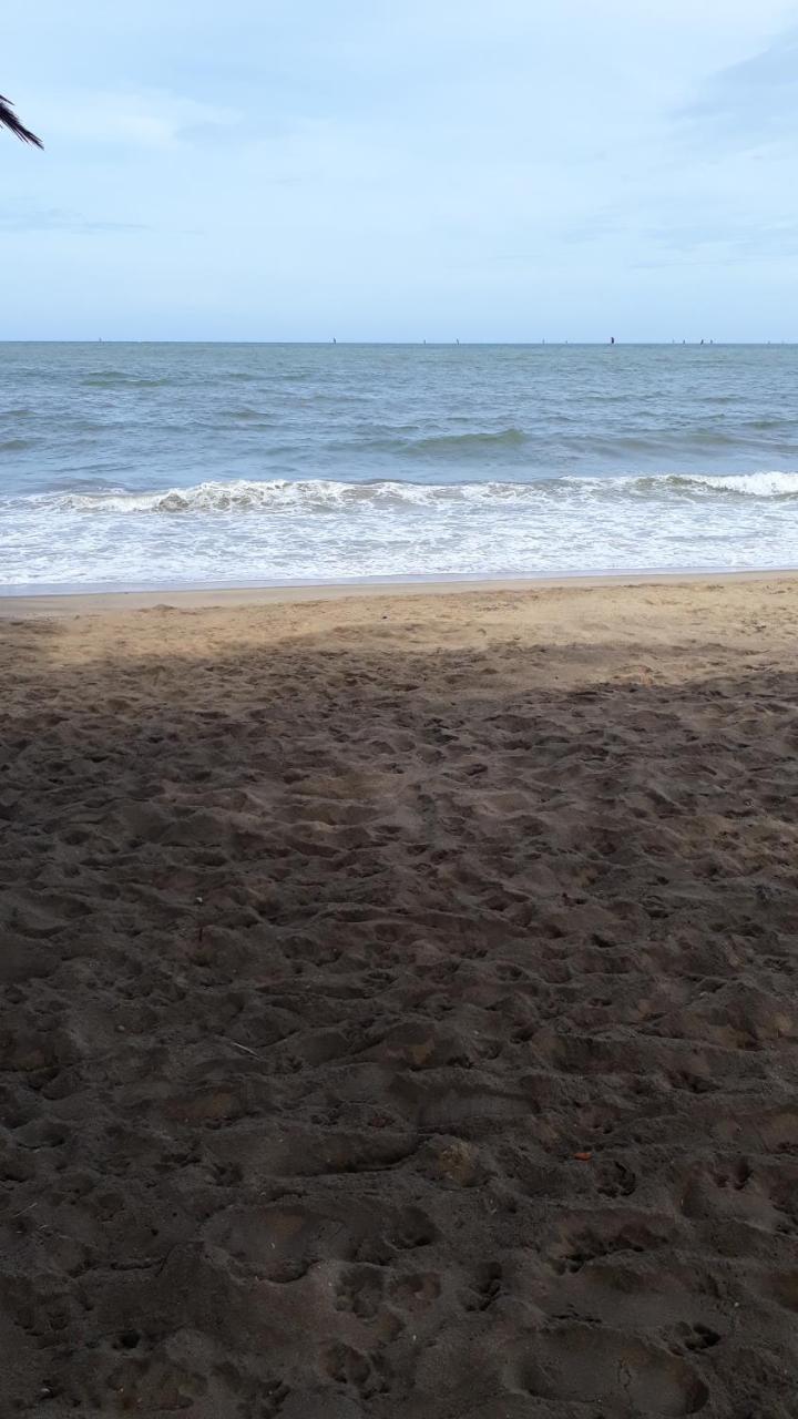 Anicia Beach House Negombo Exteriör bild