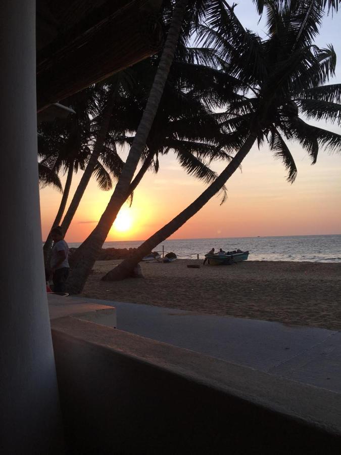 Anicia Beach House Negombo Exteriör bild